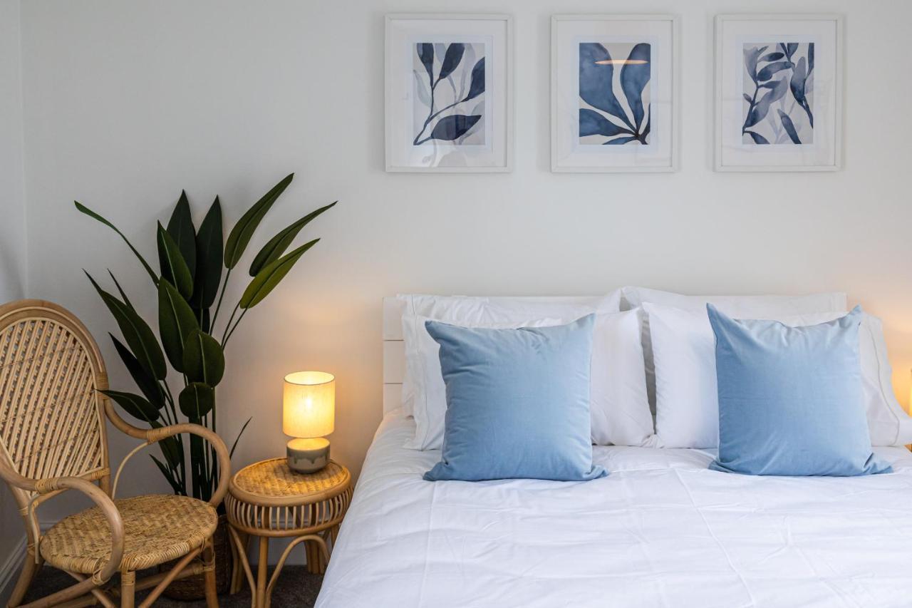 Bright & Beautiful 4 Bedroom House With Sea Views Portland Eksteriør bilde