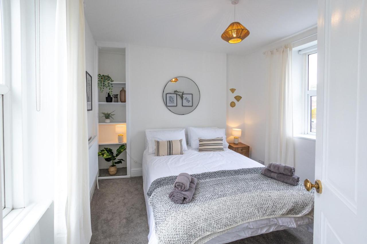 Bright & Beautiful 4 Bedroom House With Sea Views Portland Eksteriør bilde