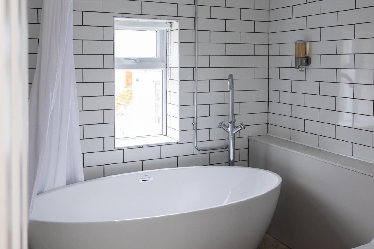 Bright & Beautiful 4 Bedroom House With Sea Views Portland Eksteriør bilde